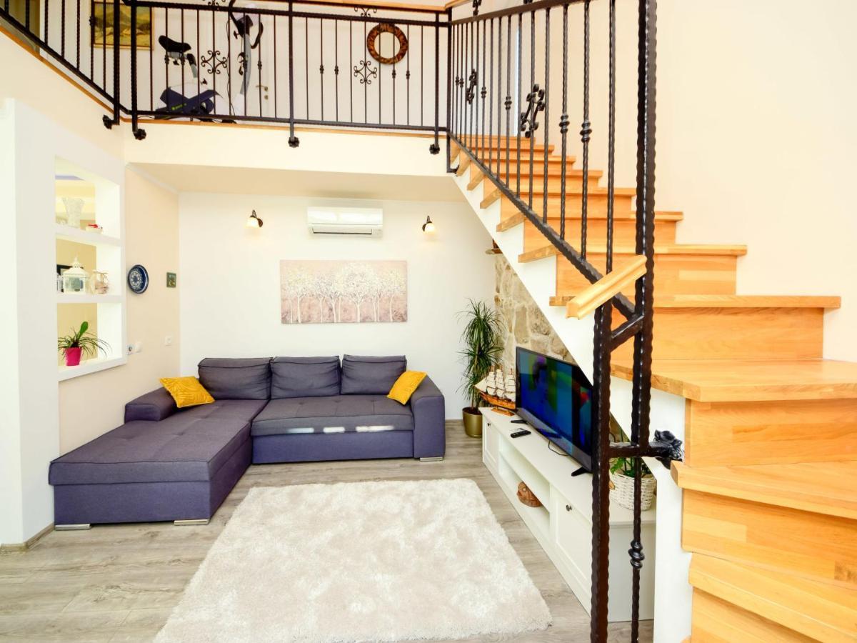 Holiday Home Lara By Interhome Omiš Esterno foto