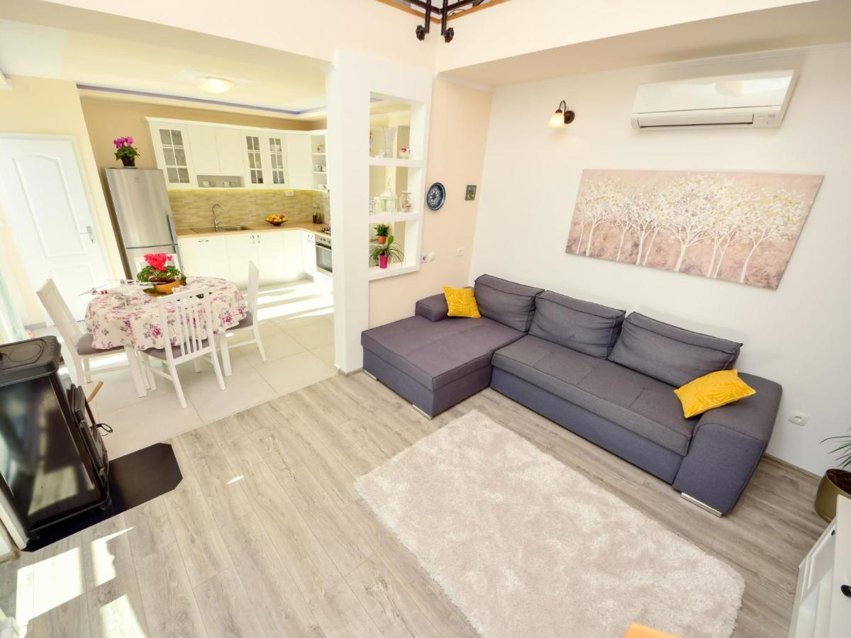 Holiday Home Lara By Interhome Omiš Esterno foto
